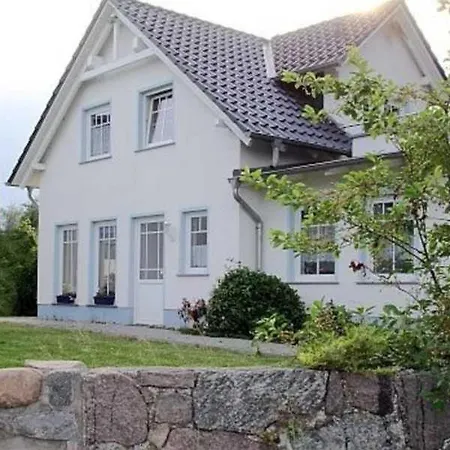 Ruegen 126 بيت للعطل