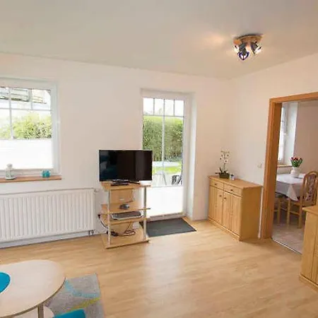 Ruegen 126 بيت للعطل